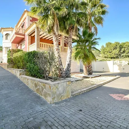 Alhambra Villa *